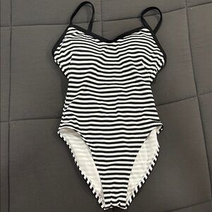 Shade & Shore Black and White Striped women’s size extra small swimsuit like new